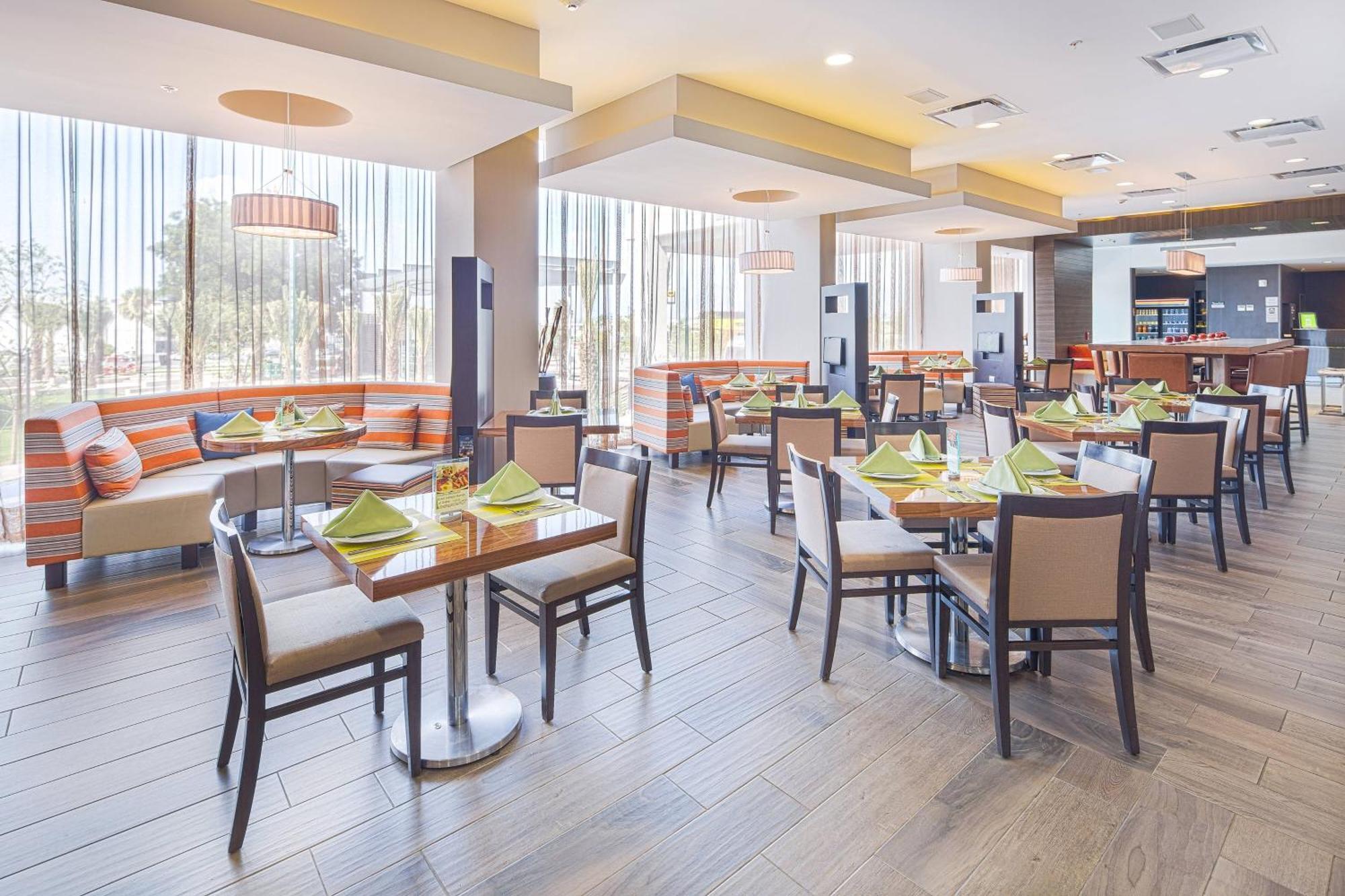 Courtyard By Marriott Saltillo Ngoại thất bức ảnh