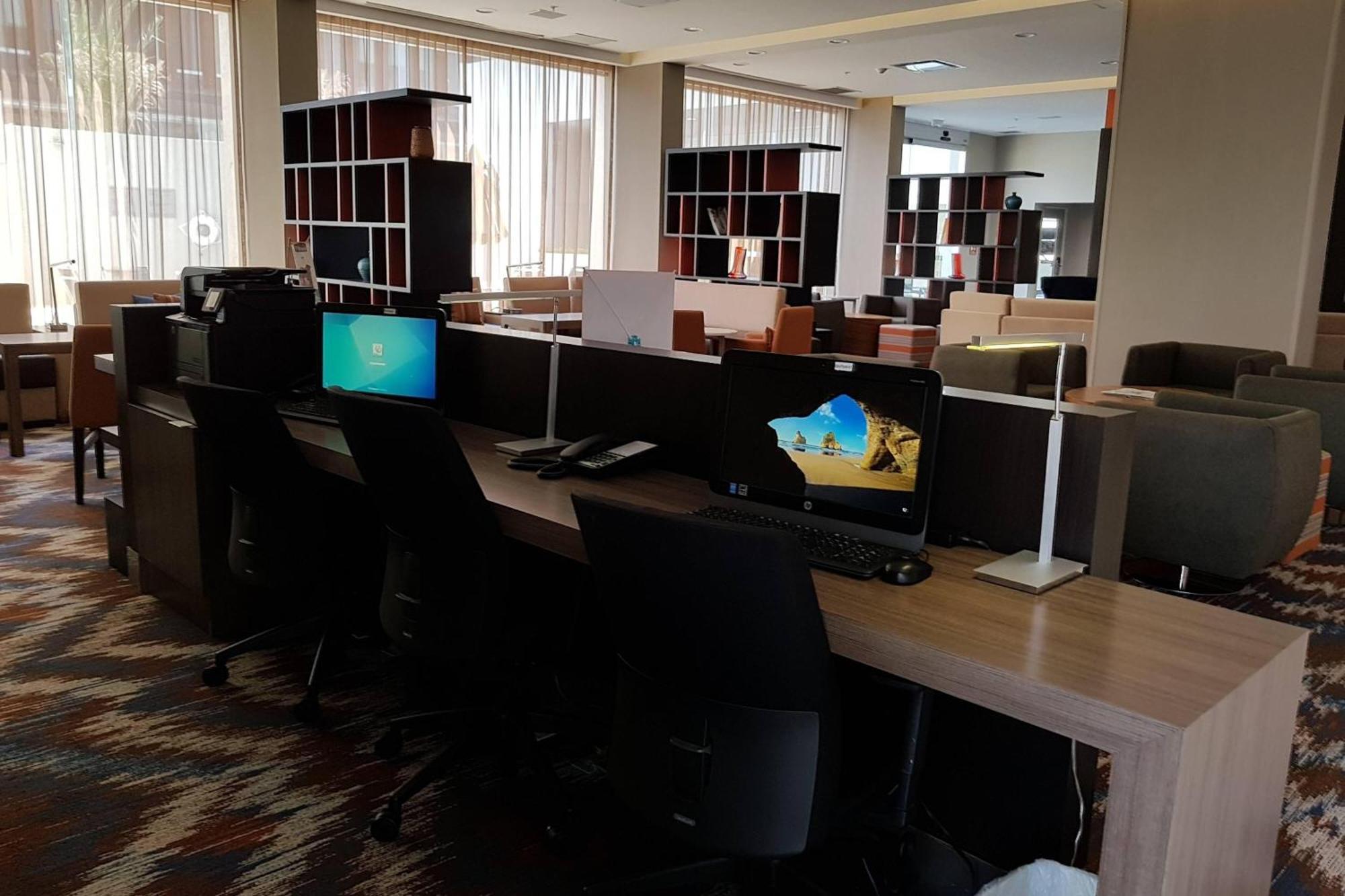 Courtyard By Marriott Saltillo Ngoại thất bức ảnh