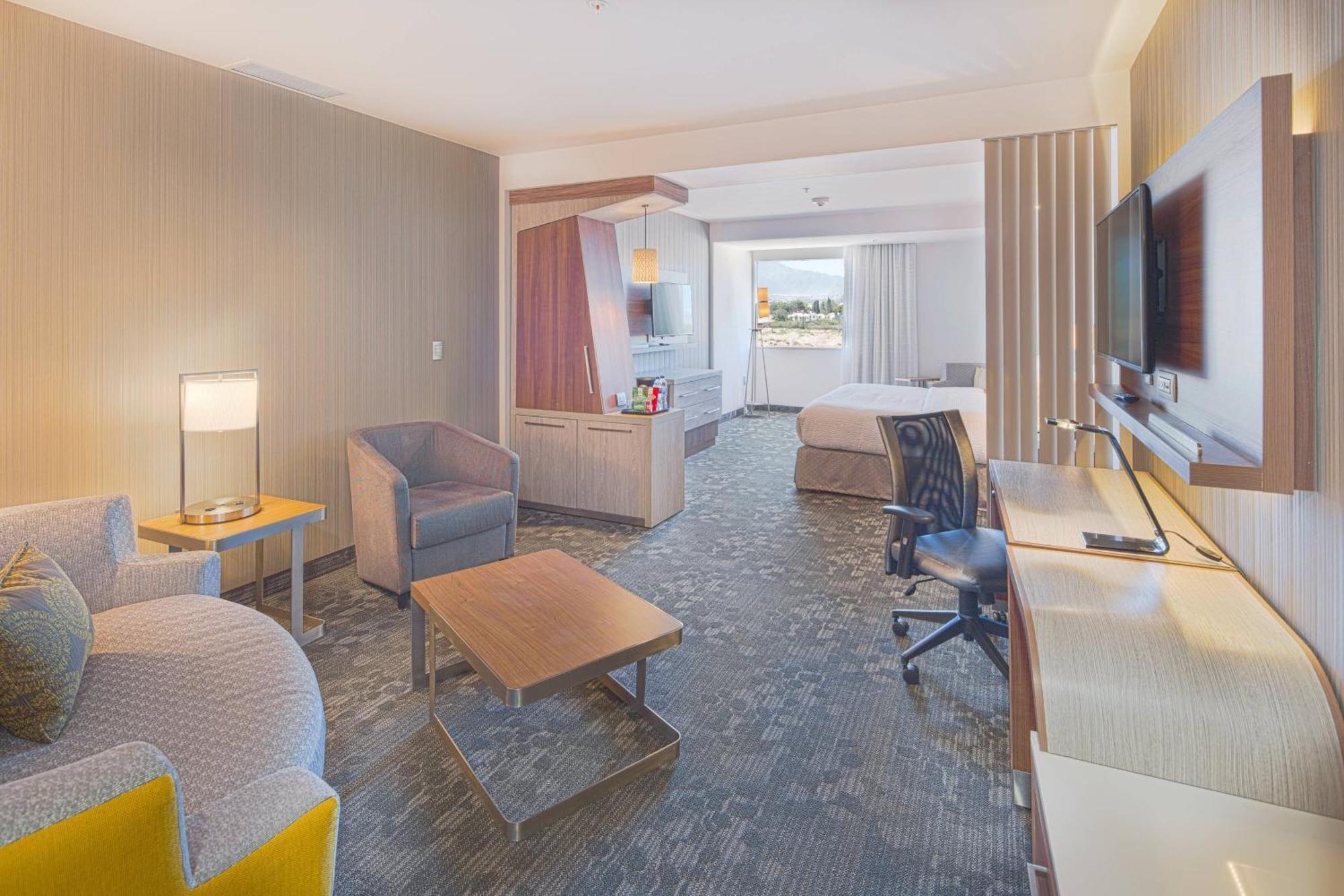 Courtyard By Marriott Saltillo Ngoại thất bức ảnh