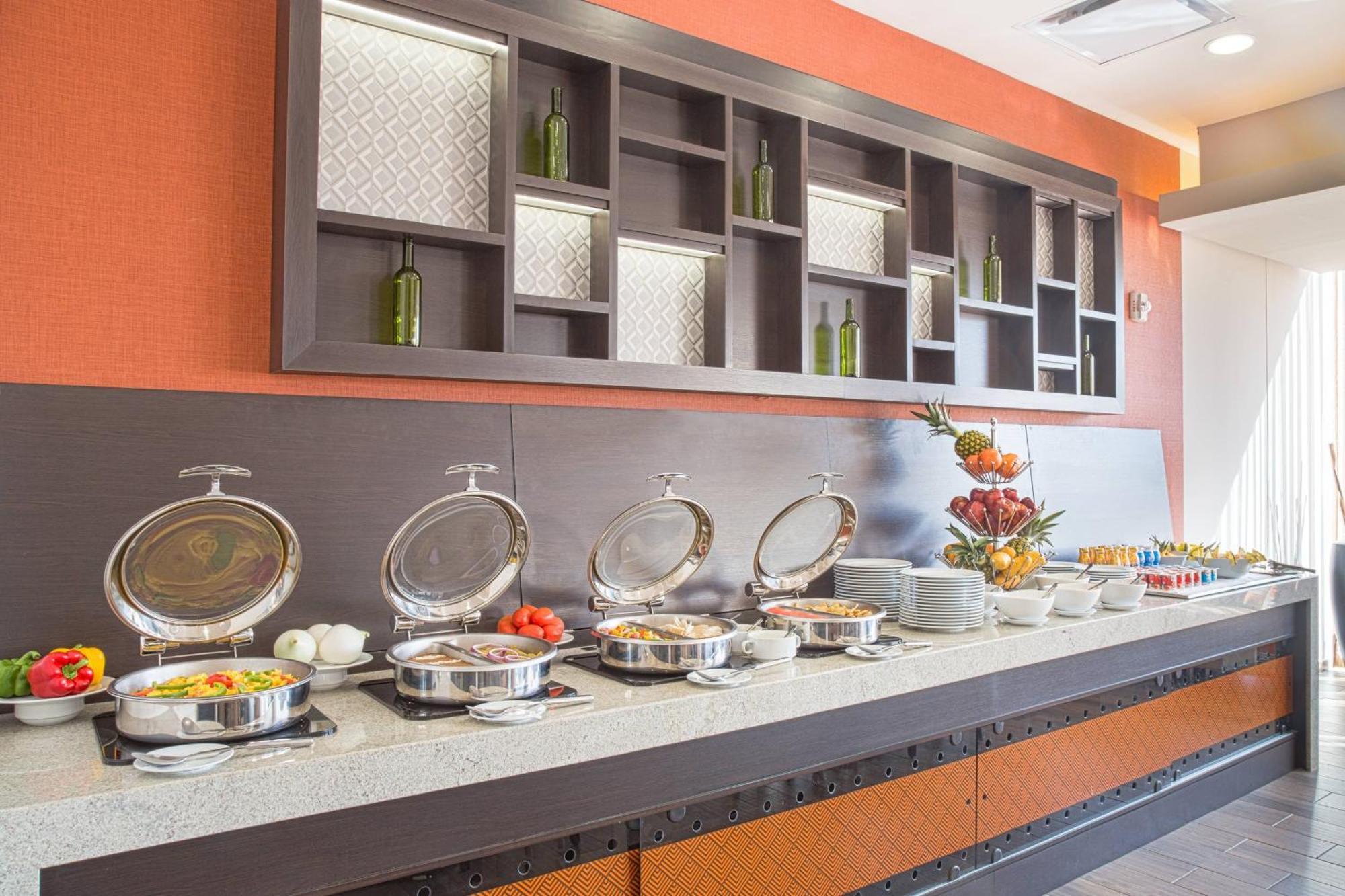 Courtyard By Marriott Saltillo Ngoại thất bức ảnh