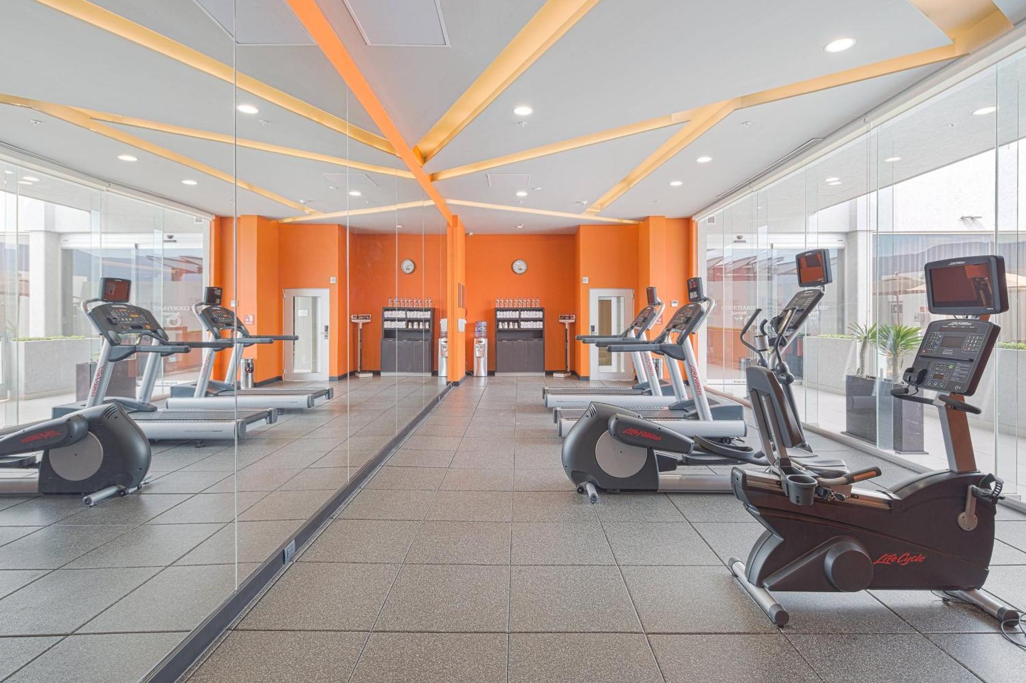 Courtyard By Marriott Saltillo Ngoại thất bức ảnh