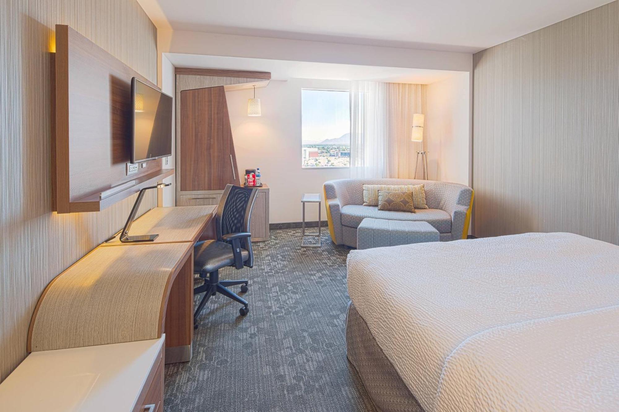 Courtyard By Marriott Saltillo Ngoại thất bức ảnh
