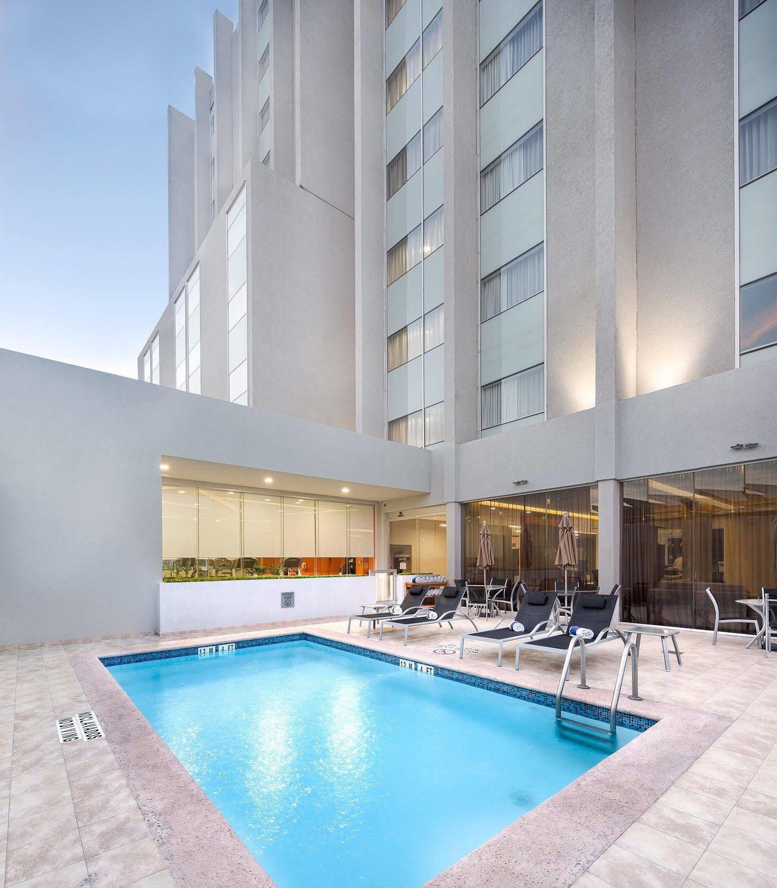 Courtyard By Marriott Saltillo Ngoại thất bức ảnh