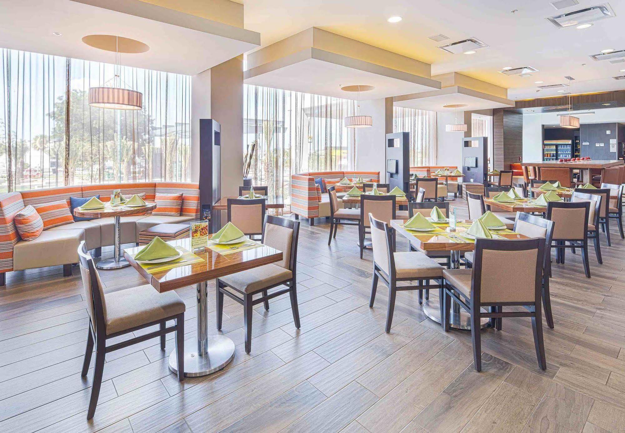 Courtyard By Marriott Saltillo Ngoại thất bức ảnh