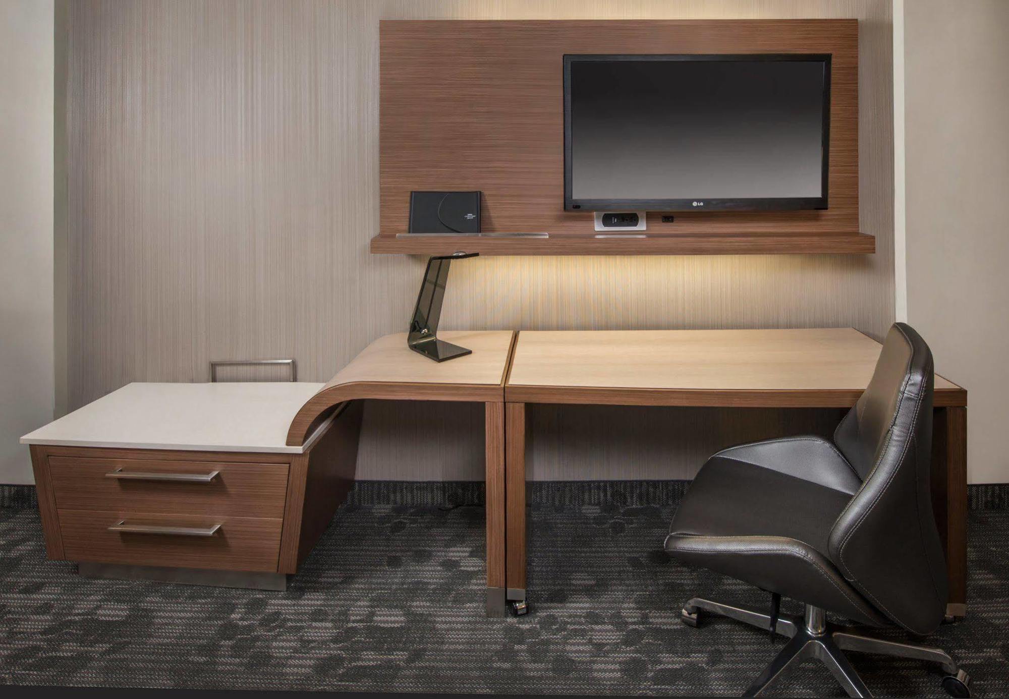 Courtyard By Marriott Saltillo Ngoại thất bức ảnh