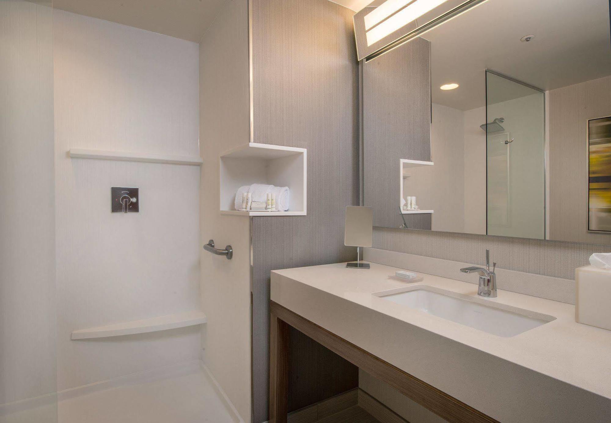 Courtyard By Marriott Saltillo Ngoại thất bức ảnh